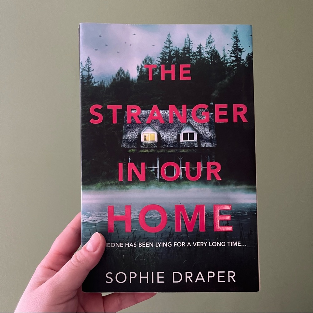 📚 4/25$ 📚 The Stranger In Our Home by Sophie Draper | Thriller Book